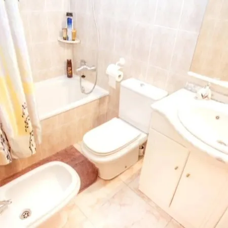 Equiped Fenals شقة يوريت دي مار